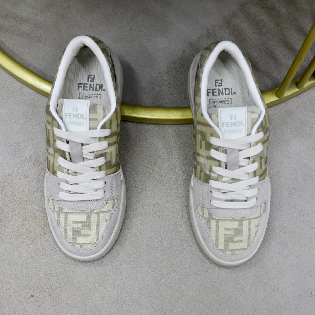 Ex-factory price: 580🔥Couple model (top original order) Brand: FENDI Size: 35-44 (customized for men 38 and 45) Grade: original order quality high version Material: imported original cowhide stitching➕ high-quality and comfortable lining original TPU lightweight non-slip outsole Style category: travel fashion casual shoes versatile trend